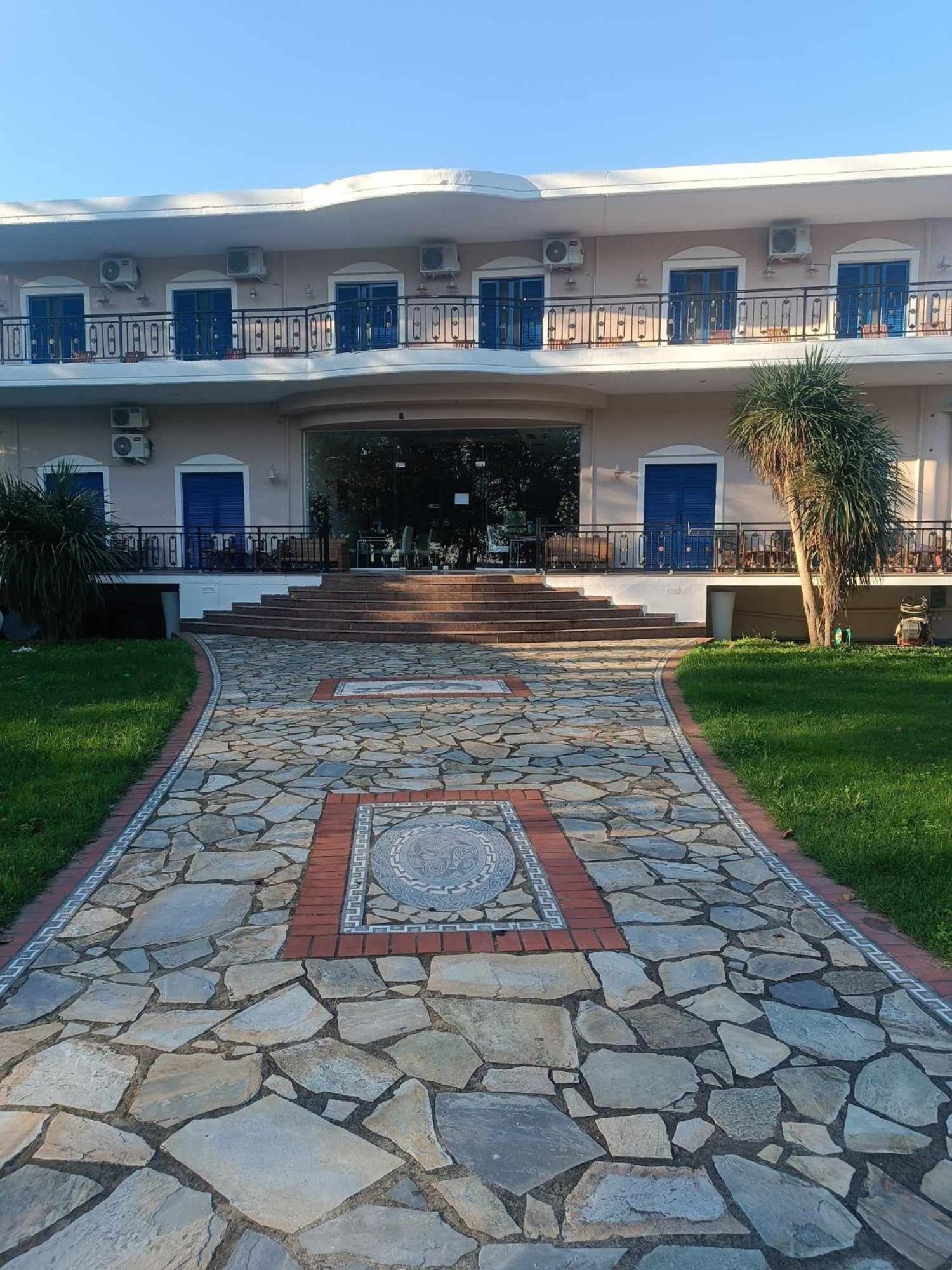 Hotel Hlidi 2*